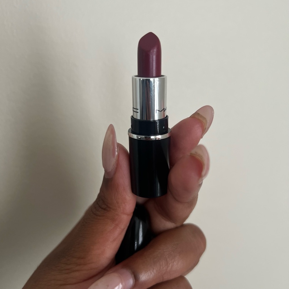 MAC Cosmetics Plum Lipstick